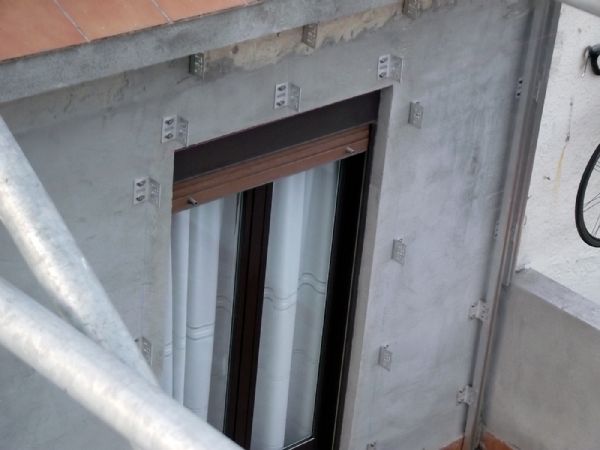 Colocacin de  perfilera para la fachada ventilada.