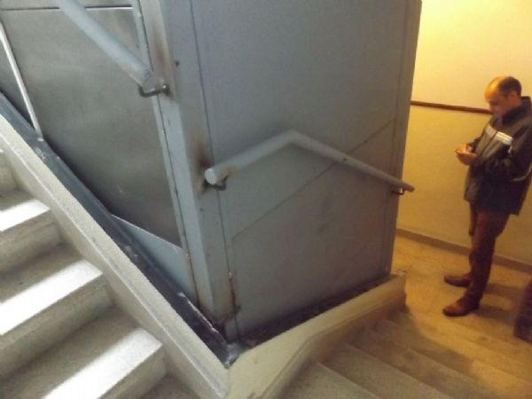 Construccin del cierre del hueco del ascensor