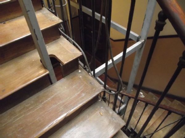 Colocacin de castillete atravesando las escaleras