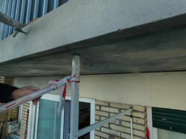 Renovar frentes de balcones y reparar techos